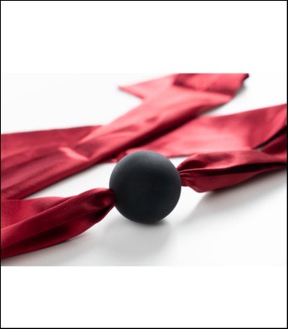 Silikonska crna kugla za usta sa satenskom maramom